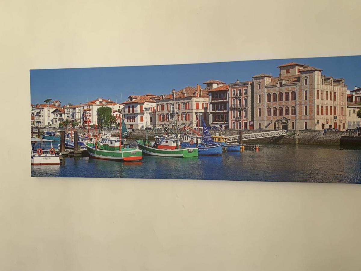 Biarritz Centre, Pres Avenue De Verdun, Cosy Apt 2 Pieces , Salon , Chambre Separe, Rue Tres Calme A 10 Minutes A Pied De La Grande Plage Luaran gambar