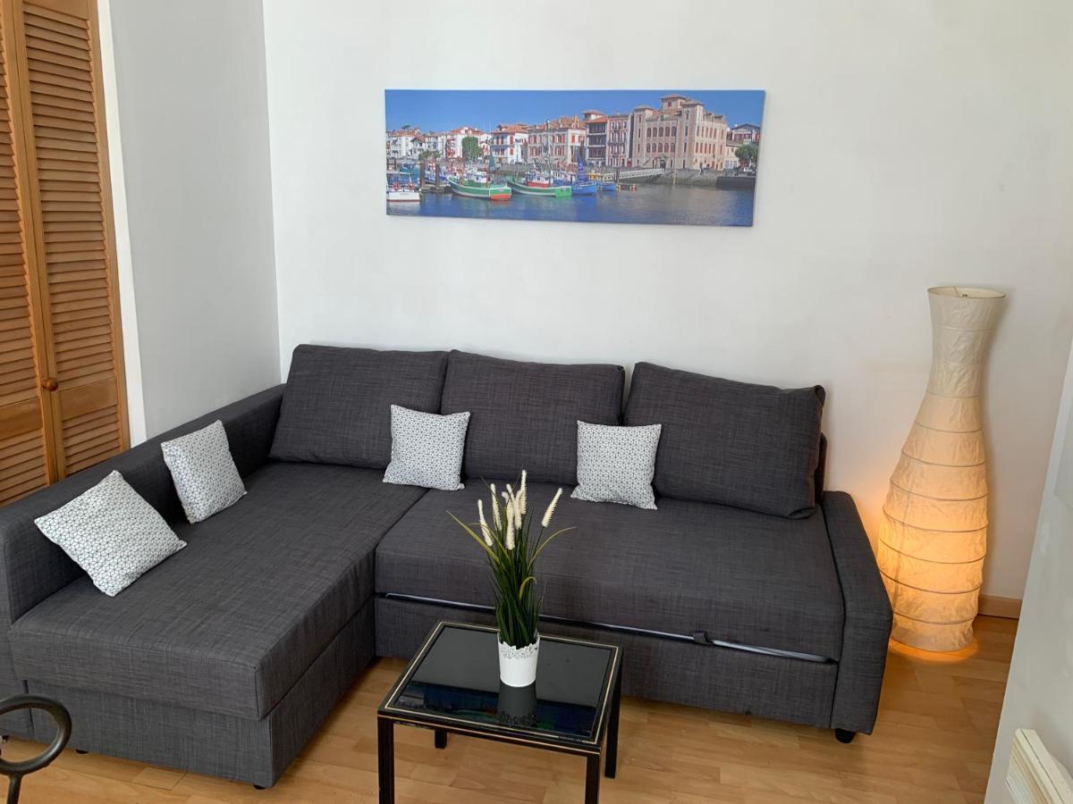 Biarritz Centre, Pres Avenue De Verdun, Cosy Apt 2 Pieces , Salon , Chambre Separe, Rue Tres Calme A 10 Minutes A Pied De La Grande Plage Luaran gambar