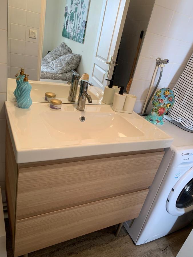 Biarritz Centre, Pres Avenue De Verdun, Cosy Apt 2 Pieces , Salon , Chambre Separe, Rue Tres Calme A 10 Minutes A Pied De La Grande Plage Luaran gambar
