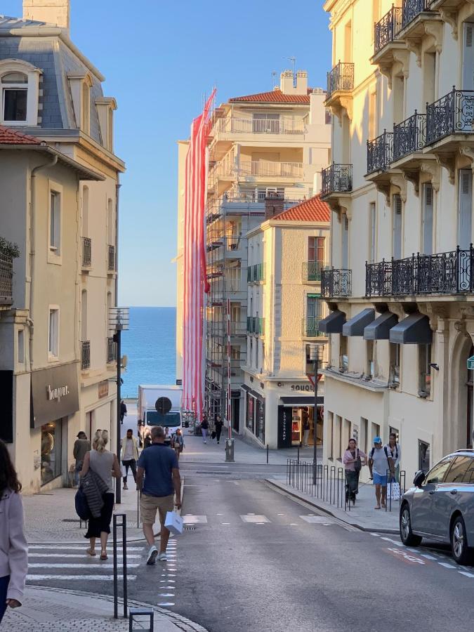 Biarritz Centre, Pres Avenue De Verdun, Cosy Apt 2 Pieces , Salon , Chambre Separe, Rue Tres Calme A 10 Minutes A Pied De La Grande Plage Luaran gambar